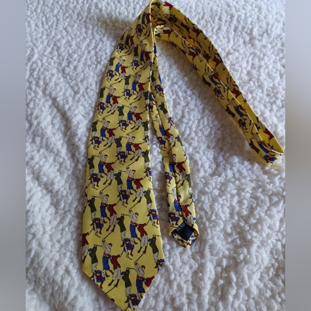 Golfing tie